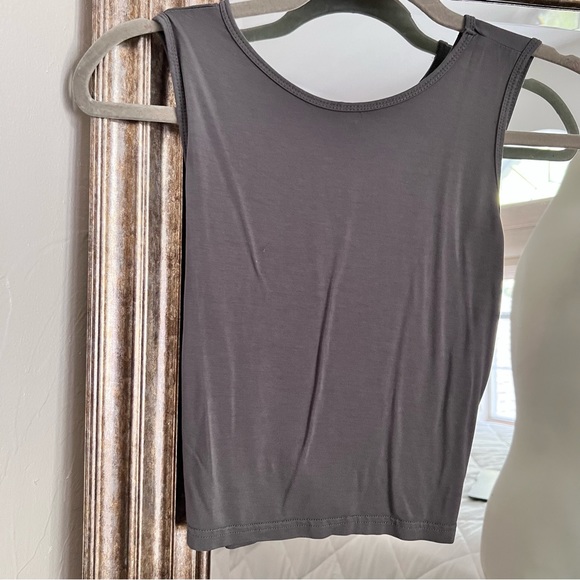 EUC || Gray Workout Crop Top || Small - Picture 5 of 7